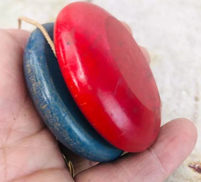 vtg toy wood yo yo red & blue