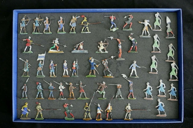 Plats d'étain - Zinnfiguren - Flat Tin : 16 soldats autrichiens vers 1643