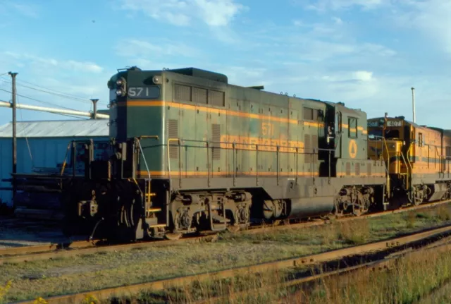 Original Kodachrome 35mm Farbrutsche, Maine Central EMD GP7 #571 - 1980