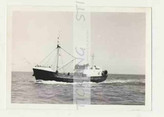 Radio Caroline Radio London Radio England -  The Tender Offshore 1  FRA Photo M1