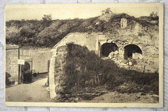 CPA " Fort de TAVANNES - Violemment bombardé par les Allemands