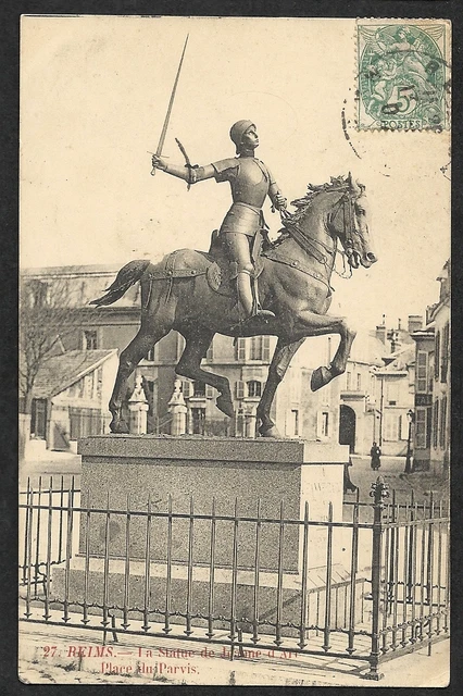 CPA REIMS N°27 PLACE du PARVIS STATUE JEANNE d'ARC 1907
