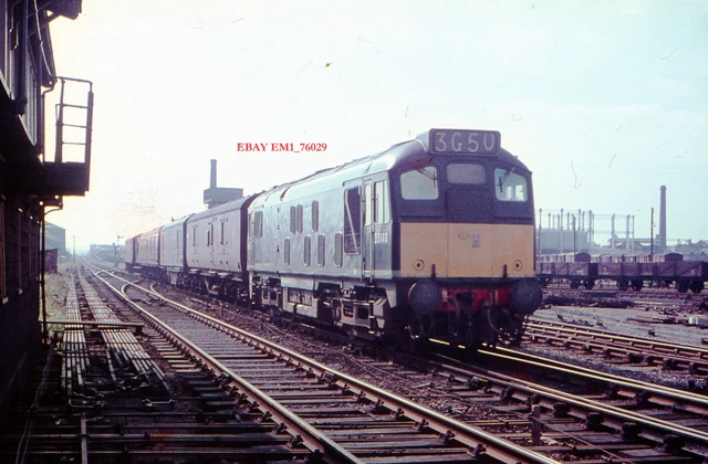 ORIGINAL 35MM SLIDE: Class 25 D5148 @ Stockton North Shore 1960's £13. ...