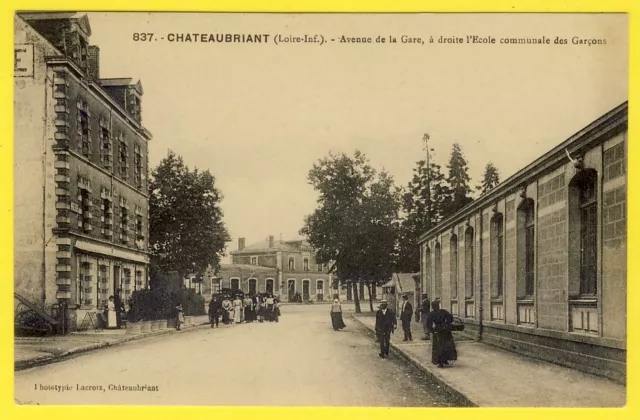 cpa not common 44 - CHÂTEAUBRIANT Avenue de la GARE et l'École des Garçons
