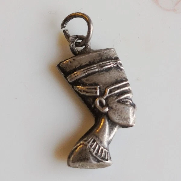 Pendentif Argent Massif – Hiéroglyphes Égyptiens – Bijou Ancien