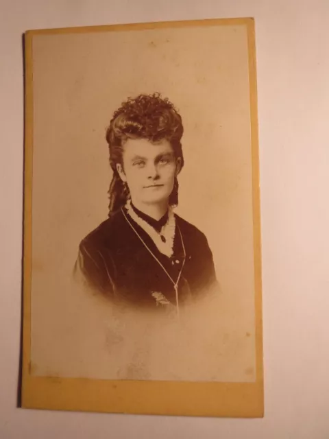 Wien - junge schöne Frau - Portrait ca. 1870er Jahre / CDV