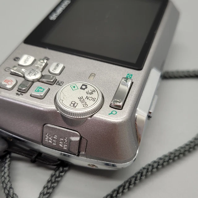 Olympus Mju 740 7,1 megapixel fotocamera digitale compatta argento testato 17
