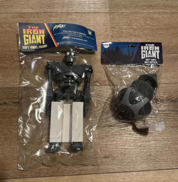 Mondo- The Iron Giant Soft Vinyl Figure & Soft Vinyl Bolt Replica Set Of 2 (New)