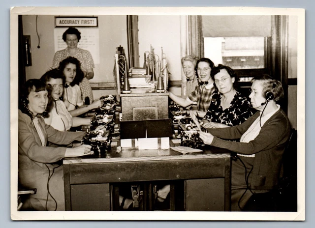 C.1950 Seattle, Wa Western Union, Telegrams, Headphones Employees Action 5 Photo