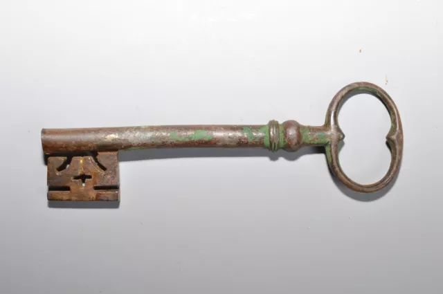 Clef / Clé ancienne en fer - Old Key - Longueur: 13Cm