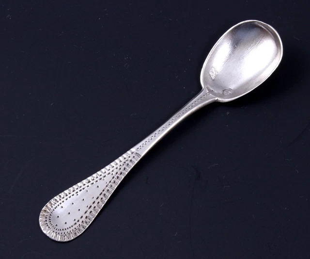Paire de cuillères à sel en argent massif à décor de palmette XIXe siè