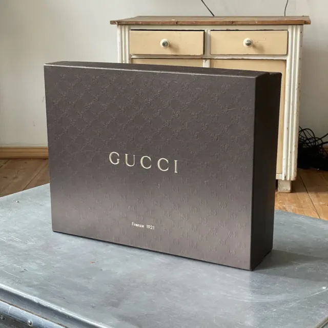 GUCCI Geschenkbox gift box 39x30,5x12 cm Verpackung Schachtel Karton Kartonage