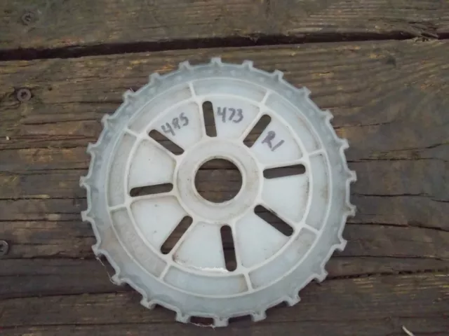 1) McCormick Farmall IH Planter ORIGINAL seed Plastic plate 485473R1