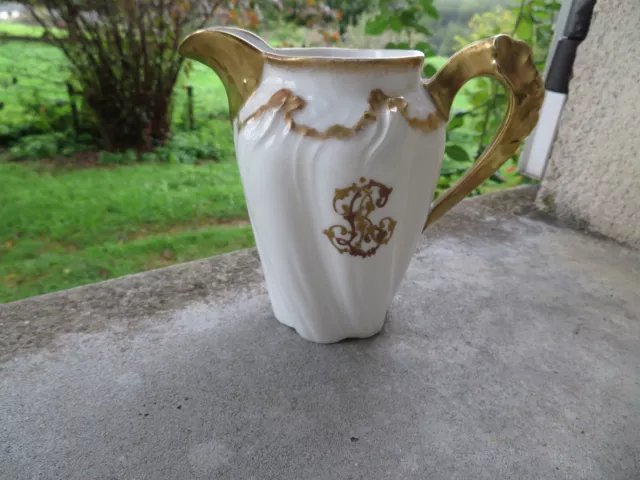 pot à lait en porcelaine de limoges