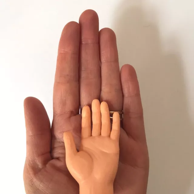 Super Tiny Hand / Foot - Joke Finger Puppet Small Finger Little Funny Trump Hand