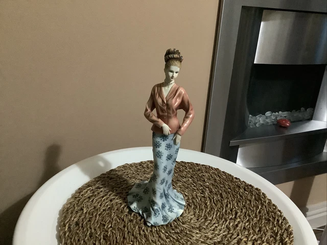 Gorgeous lady figure from the regal collection Lydia po29 stamped