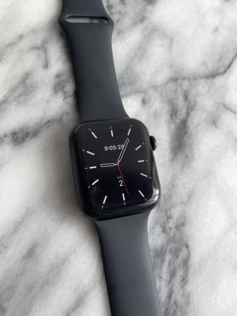 Apple Watch SE (2022) 44mm Midnight Aluminum Case with Sport Band GPS Cellular