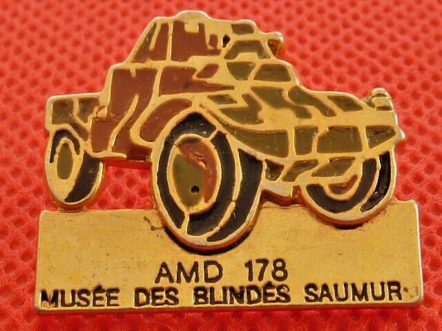 PINS MILITAIRE ARMEE ATELIER LOURD SATORY CHAR TANK DERRIERE: BOUSSEMART
