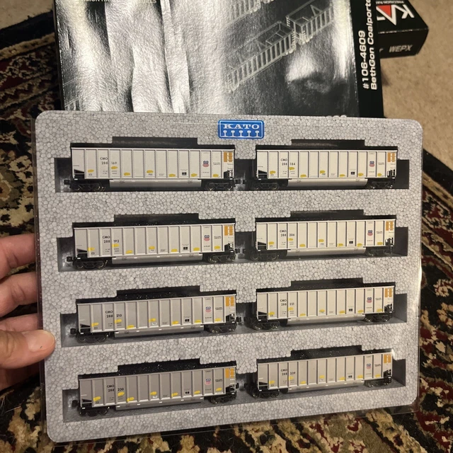 Kato 106-4609 N Scale Union Pacific BethGon Coalporter Set (8 Pack) NIB