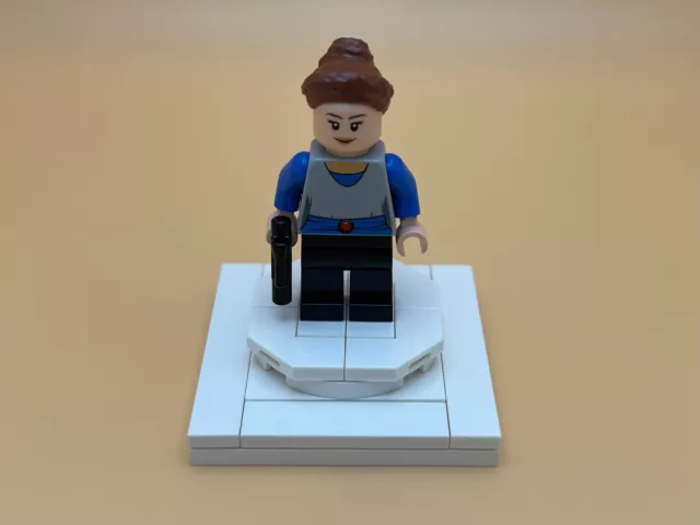 Lego Padme Naberrie (Amidala) Minifigure Star Wars 7961 sw0324 Lego Padme Naberrie (Amidala) Minifigure Star Wars 7961 sw0324