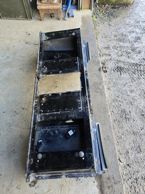 Defender Rear Seat Box LAND ROVER DEFENDER 90 110 r380 Seatbox Assembly tdci td5 300tdi puma ...