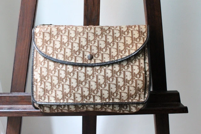 Pochette Vintage – Cuir Vernis Noir Avec Chaîne Dorée, Style Rétro élégant