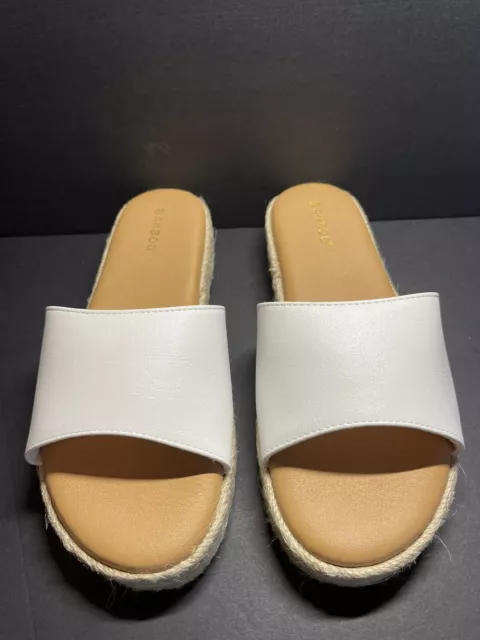 Bamboo women white Sandals, slip on size 7.5