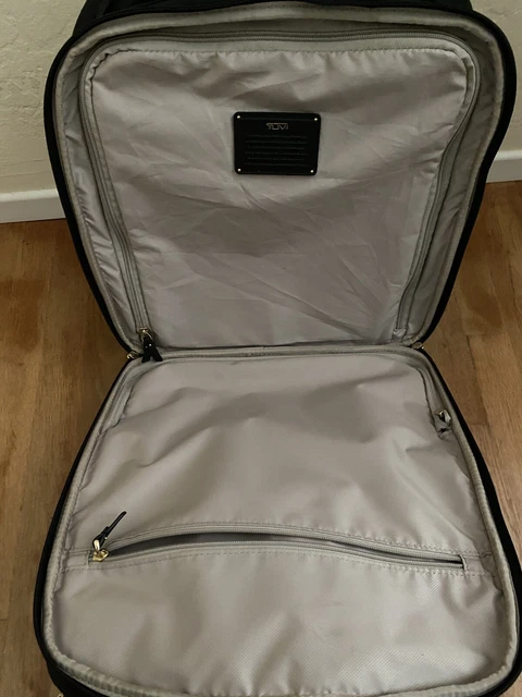 Tumi Voyageur Oslo Luggage Carry-on Black Nylon 4 Wheeled Spinner Brief Bag 4
