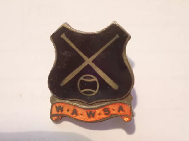 WESTERN AUSTRALIAN WOMENS SOFTBALL ASSOCIATION MEMBERSHIP ENAMEL BADGE c1940s