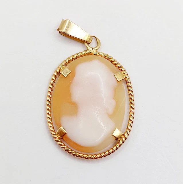 Pendentif Camée Ancien En Coquillage - Profil De Femme, Plaqué Or - Occasion Vintage