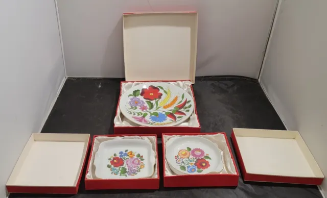 3 Beautiful Kalocsa Fine Porcelain of Hungary Handpainted Serving Dishes & Plate