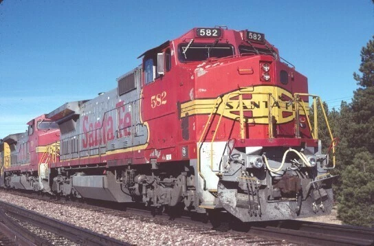 ORIGINAL SLIDE- ATSF Santa Fe B40-8W 548 & Train In Cajon Pass 12/90 £3 ...