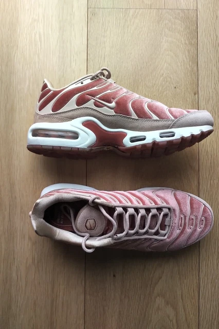 Nike air max hotsell plus dusty peach