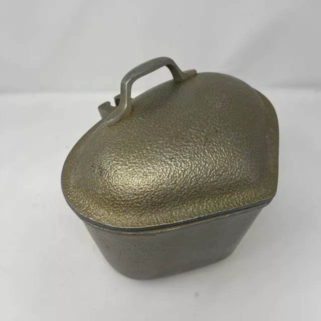Vintage Century Silver-Seal Cast Aluminum 2 Quart Pot & Lid~ 9"x 7"x 5" Heart