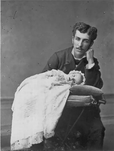Antique Post Mortem Child Photo 305b Oddleys Strange & Bizarre