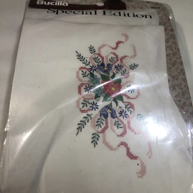 "Par de fundas de almohada Bucilla MAGNOLIAS bordado estampado punto de cruz 20"" x 30"