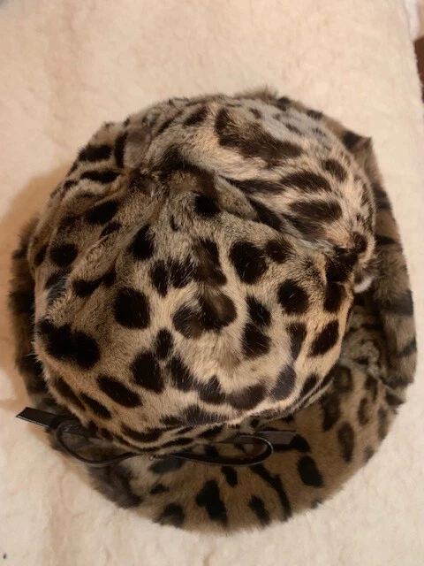 Chapeau Femme En Fourrure Véritable - Taille 57-58 - Rouge/gris - Neuf Sans étiquette - Hiver élégant