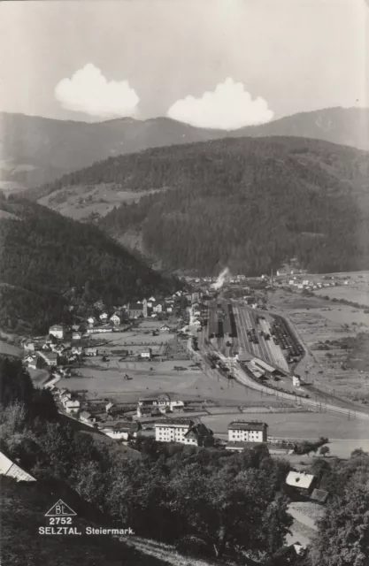 Foto AK - Selztal, Steiermark, Luftaufnahme mit Blick auf den Bahnhof, gel. 1939