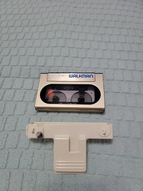 Sony Walkman WM-10 Vintage Cassette Player w clip FOR PARTS REPAIR NOT WORKING Sony Walkman WM-10 Vintage Cassette Player w clip FOR PARTS REPAIR NOT WORKING