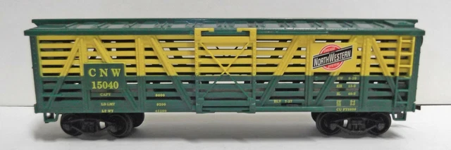 Vintage LIFE-LIKE HO Scale CHICAGO NORTH WESTERN RAILROAD (CNW) Stock Car 15040