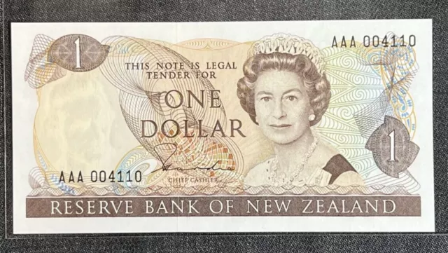 1981-85 New Zealand $1 Bank Note Unc First Prefix Hardie 'Type 2' #Aaa004110