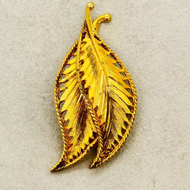 VTG BSK Signed Pin Brooch Pair of Leaves Brushed Gold Tone Open Work 3D Textured
