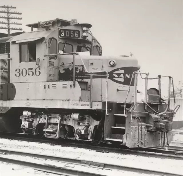 Atchison Topeka & Santa Fe Railway Railroad ATSF #3056 GP20R Electromotive Photo