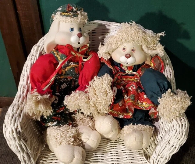 HOUSE OF LLOYD Christmas Around the World Hip & Hop Bunny Dolls