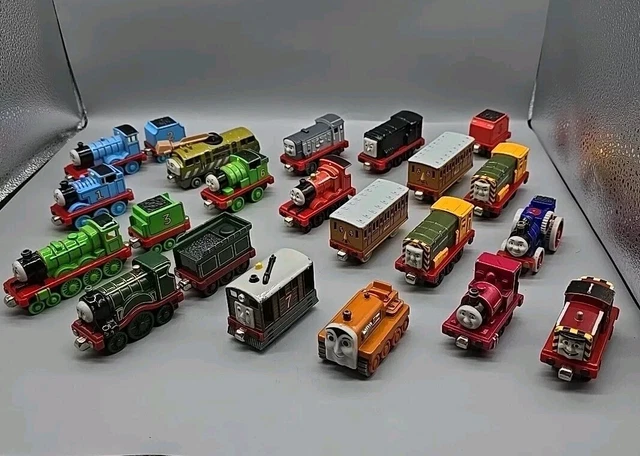 THOMAS & FRIENDS Take-n-Play/Take Along Pressofuso James & Tender - Foto 10