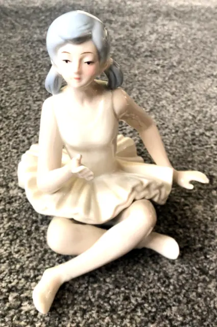 Porcelain China Sitting Ballerina Girl Figurine - NAO / Lladro Style