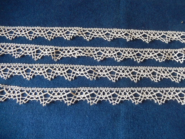 DENTELLE DU PUY AUX FUSEAUX ANCIENNE  : 10 m x 3 cm