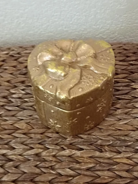 Boîte à Bijoux Ancienne En Métal Argenté Forme Cœur Avec Nœud Doré - Style Vintage