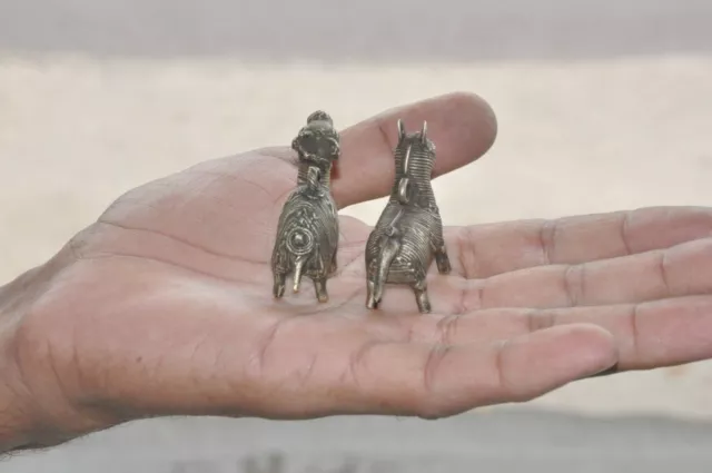 2PC Antiguo Latón Pequeño Línea Diseño Caballo & Camel Figuritas, Coleccionable 3