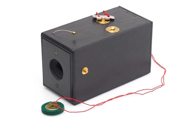 Eastman Kodak' the Kodak 'Replica Box Camera Non-working (1685821287)